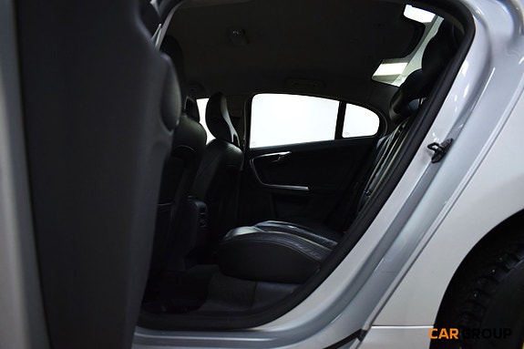 Volvo S60 15 of 18