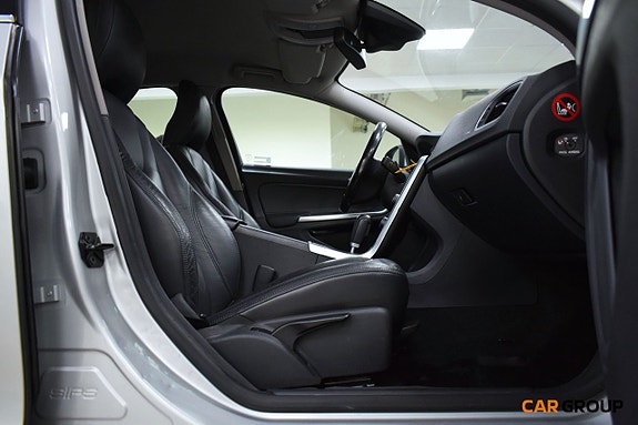 Volvo S60 14 of 18