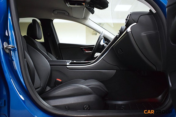Mercedes-Benz C200 14 of 18