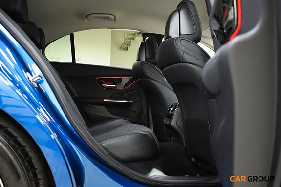 Mercedes-Benz C200 15 of 18