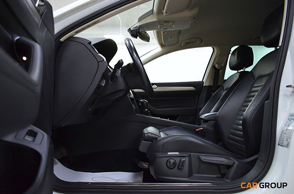 Volkswagen Passat 13 of 18
