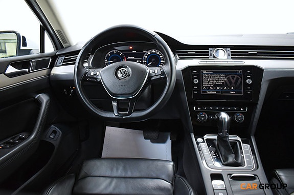 Volkswagen Passat 10 of 18