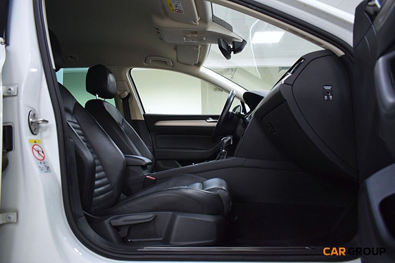 Volkswagen Passat 14 of 18