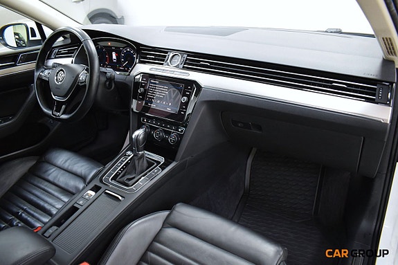 Volkswagen Passat 11 of 18