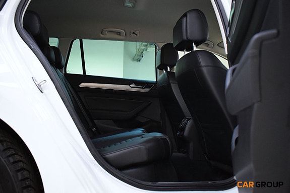 Volkswagen Passat 15 of 18
