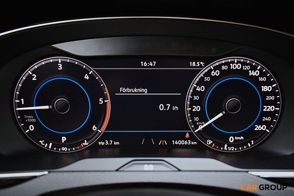 Volkswagen Passat 16 of 18