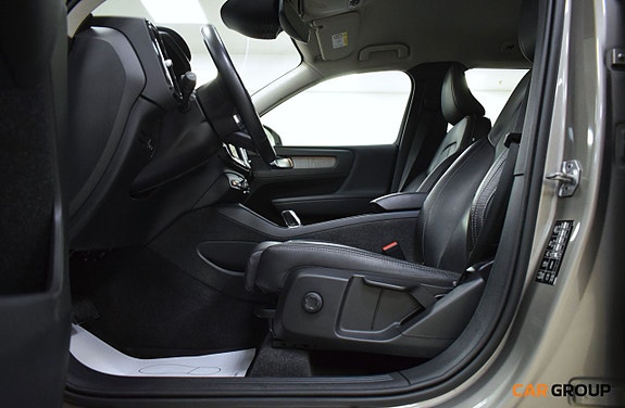 Volvo XC40 12 of 17