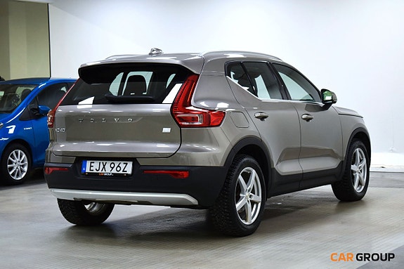 Volvo XC40 6 of 17