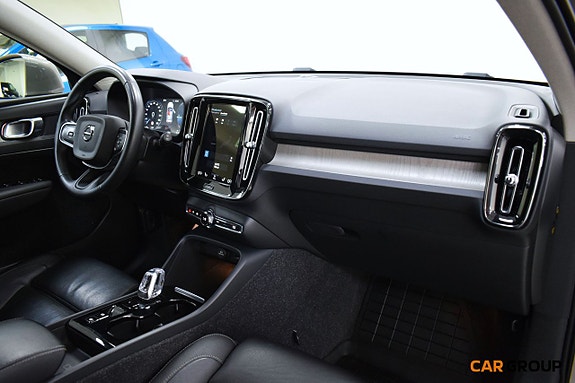 Volvo XC40 11 of 17