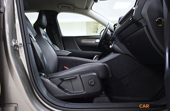Volvo XC40 13 of 17