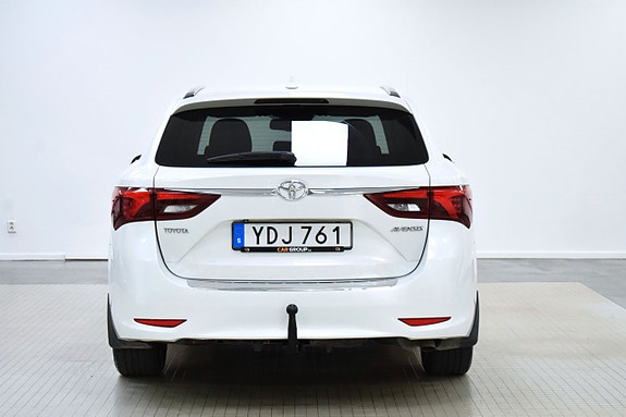 Toyota Avensis 5 of 5