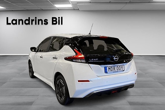 Nissan Leaf 3 of 5