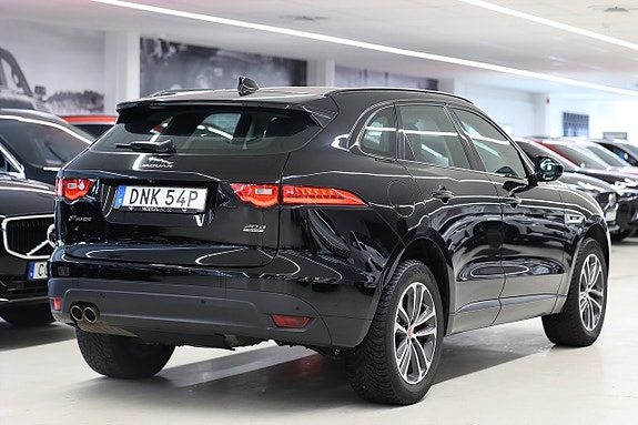 Jaguar F-PACE 7 of 23