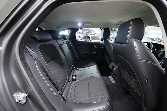 Jaguar F-PACE 11 of 23