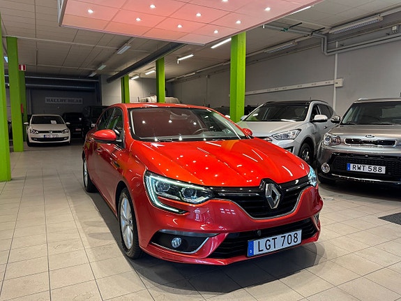 Renault Megane IV 4 of 5