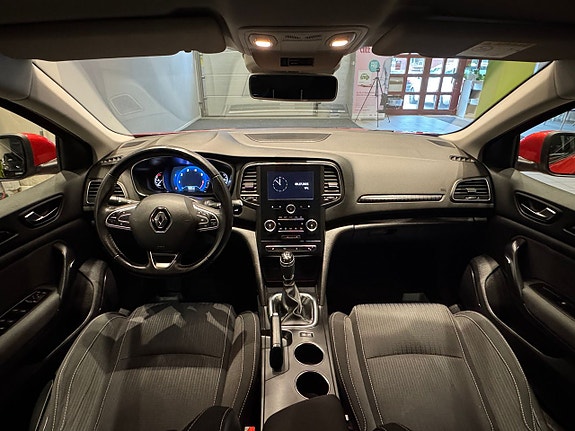 Renault Megane IV 12 of 14