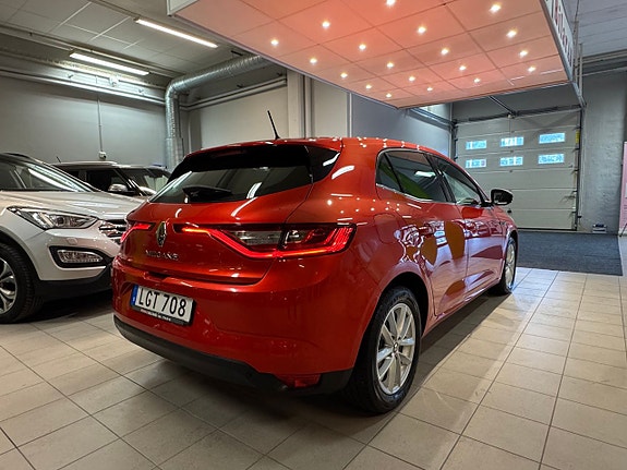 Renault Megane IV 5 of 5