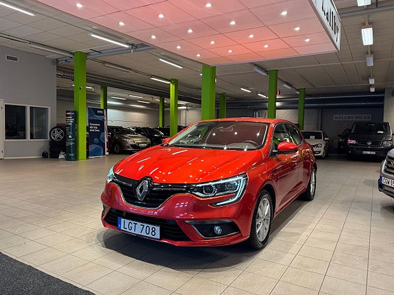 Renault Megane IV 3 of 5
