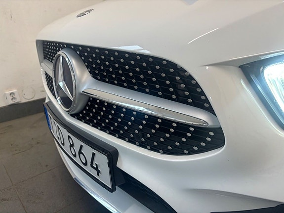 Mercedes-Benz A180 d 2 of 5