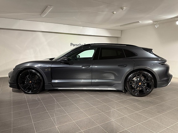 Porsche Taycan 4 of 5