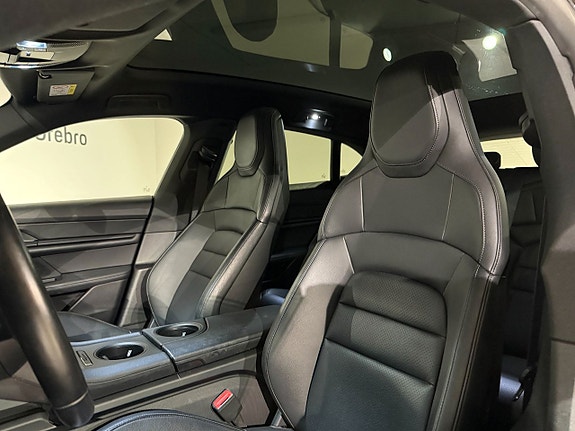 Porsche Taycan 8 of 14