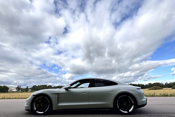 Porsche Taycan Turbo S 2 of 5
