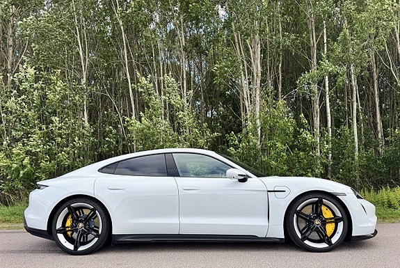 Porsche Taycan Turbo S 12 of 27