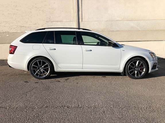 Skoda Octavia RS 2 of 5