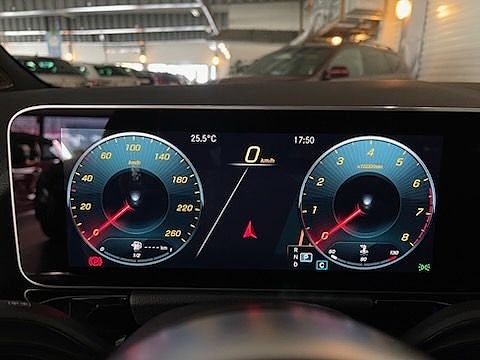 Mercedes-Benz B200 6 of 16