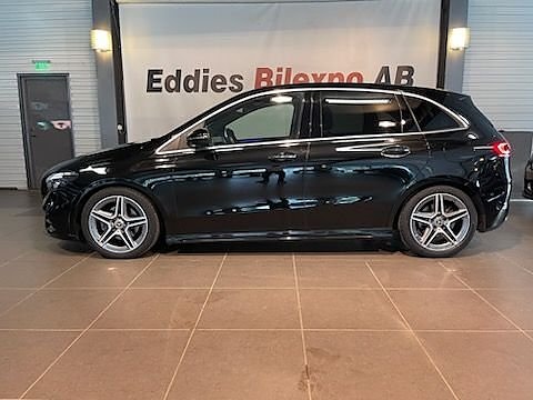 Mercedes-Benz B200 10 of 16