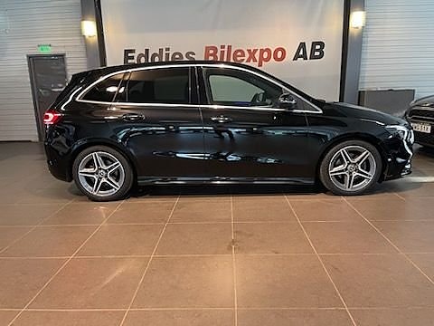 Mercedes-Benz B200 11 of 16