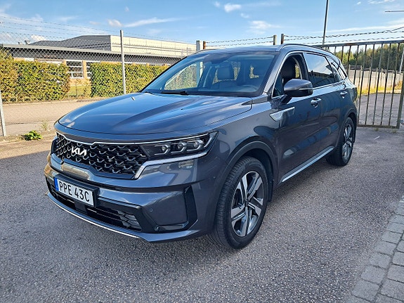 Kia Sorento 3 of 8