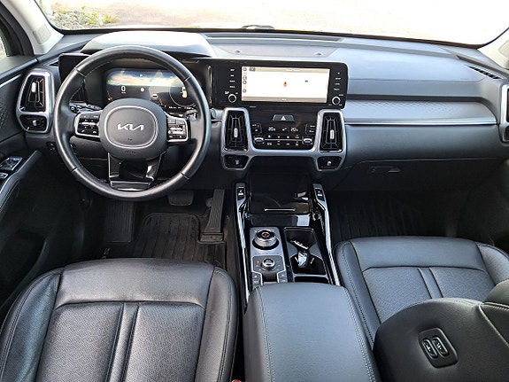 Kia Sorento 6 of 8