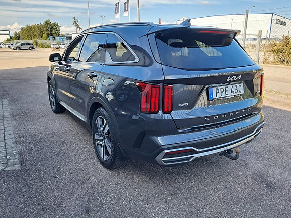 Kia Sorento 4 of 8