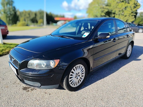 Volvo S40 3 of 5