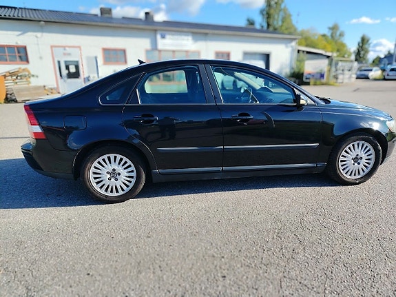 Volvo S40 4 of 5