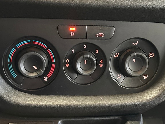 Fiat Doblo 26 of 29