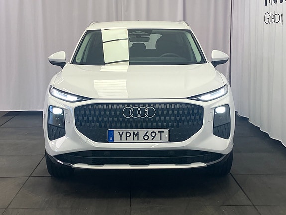 Audi Q3 4 of 14