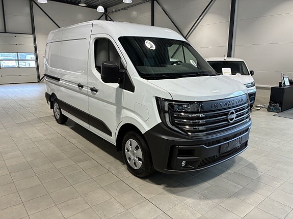 Nissan Interstar 2 of 5
