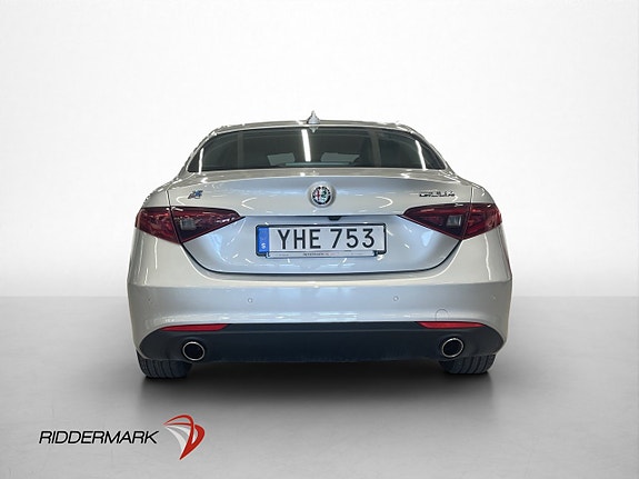 Alfa Romeo Giulia 6 of 27