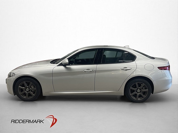 Alfa Romeo Giulia 4 of 27