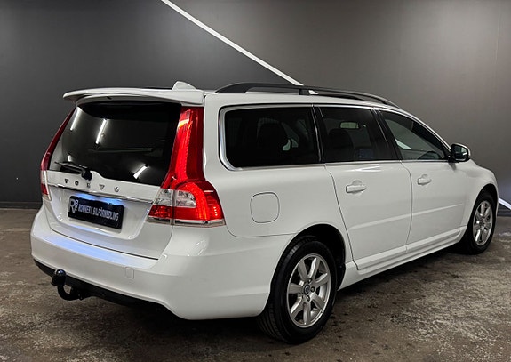 Volvo V70 4 of 5