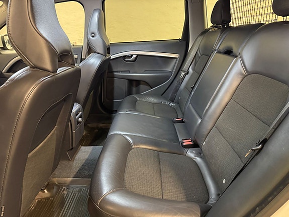 Volvo V70 16 of 17