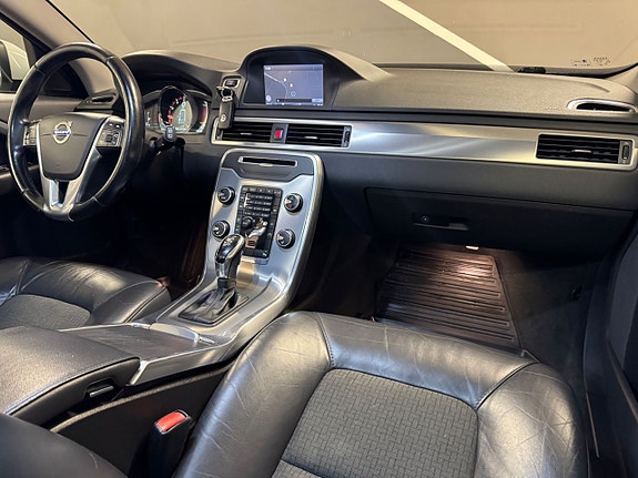 Volvo V70 13 of 17