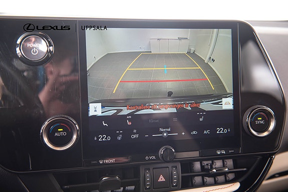 Lexus NX450h+ 10 of 15