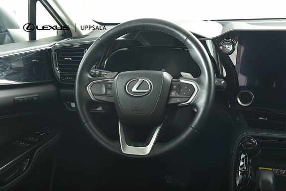Lexus NX450h+ 9 of 22