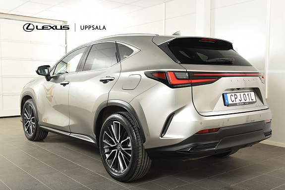 Lexus NX450h+ 2 of 19