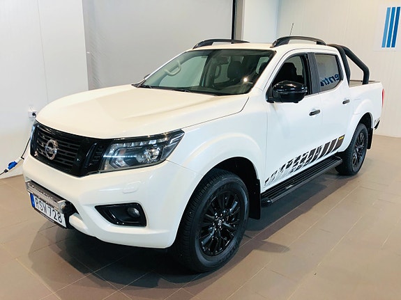 Nissan Navara 2 of 9