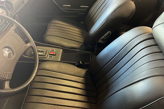 Mercedes-Benz 450 SL 8 of 16