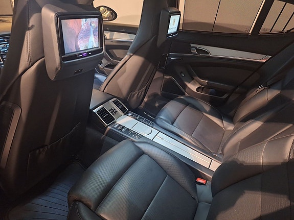 Porsche Panamera Turbo 9 of 18